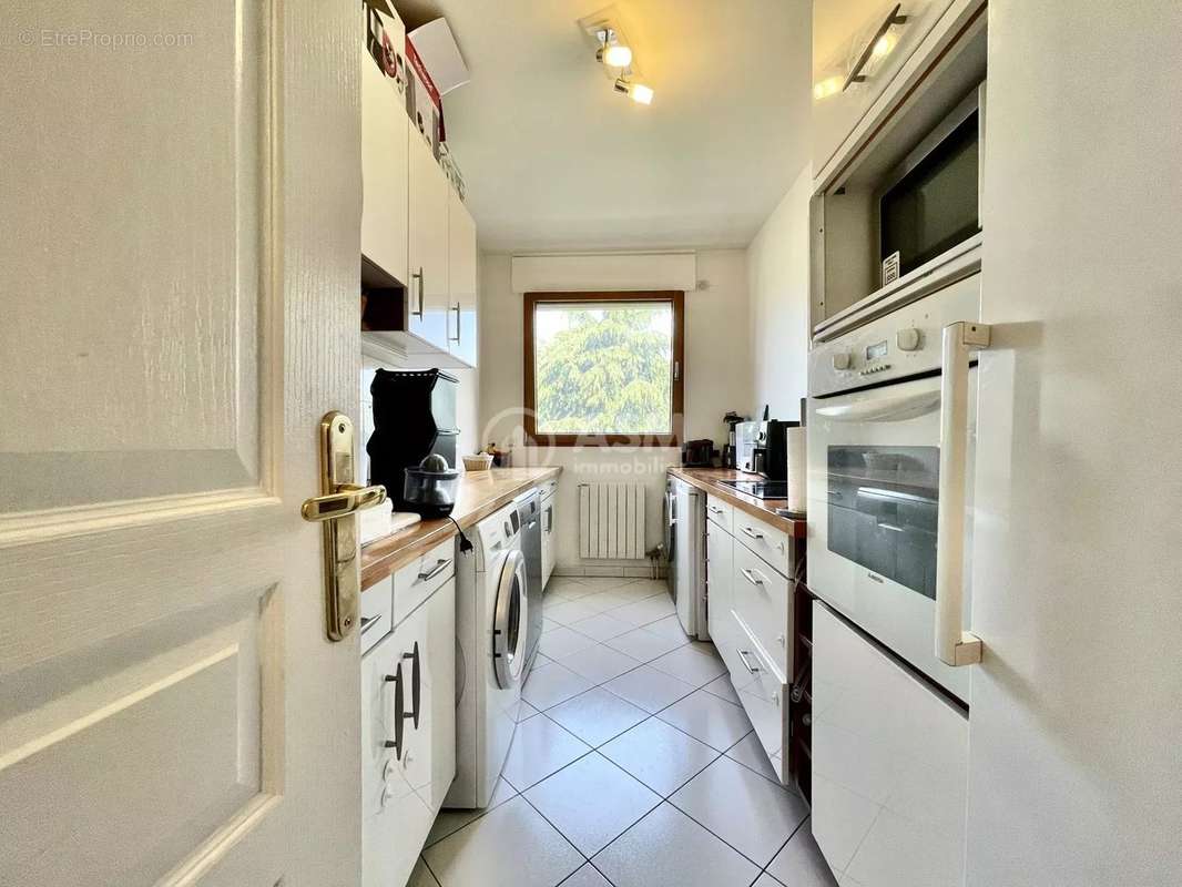 Appartement à COURBEVOIE