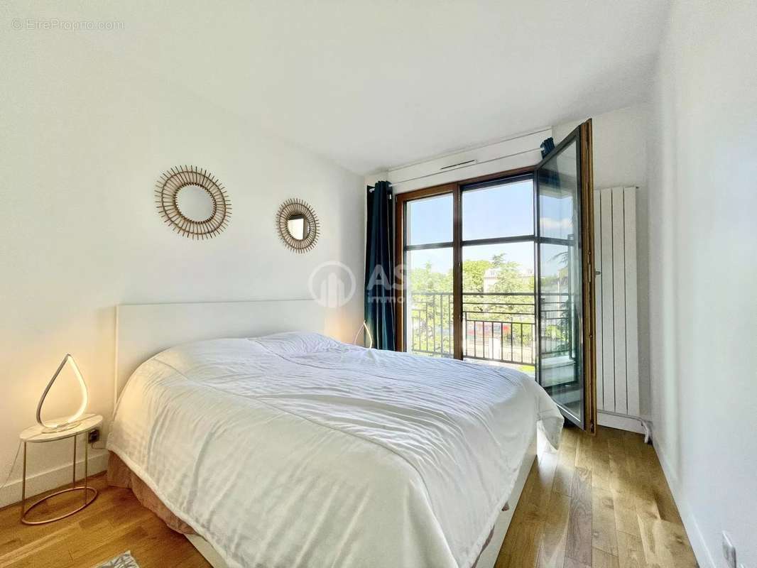 Appartement à COURBEVOIE