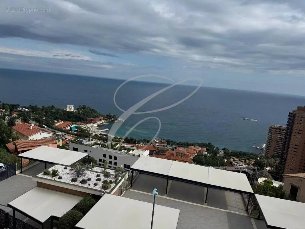 Appartement à ROQUEBRUNE-CAP-MARTIN