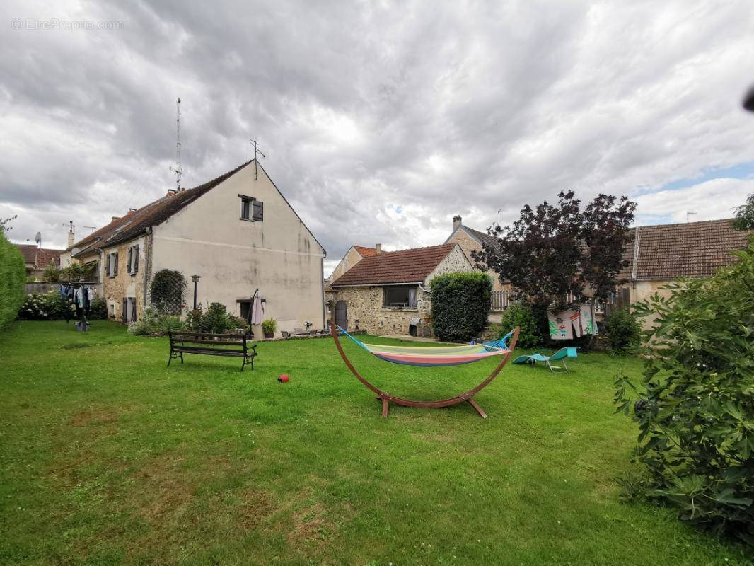 Maison à BEZU-SAINT-GERMAIN