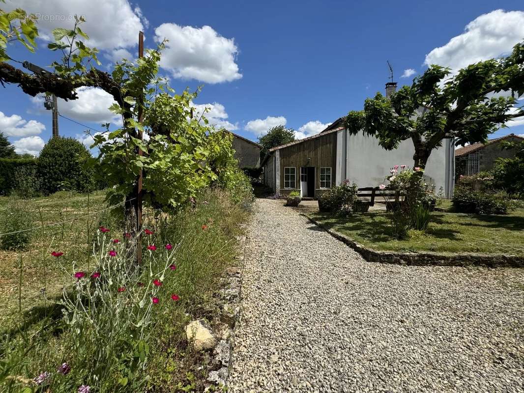 Maison à VILLEFAGNAN