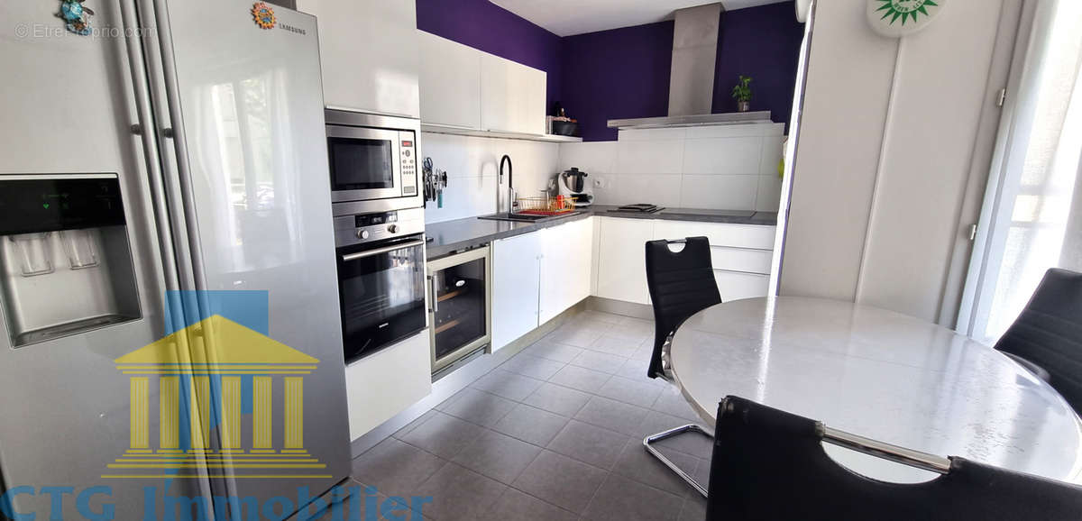 Appartement à MARSEILLE-8E