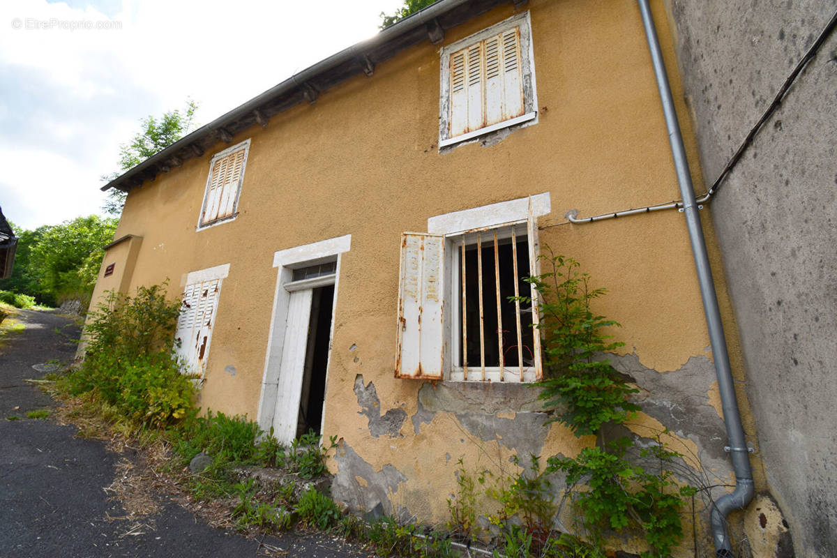 Maison à SAINT-JACQUES-DES-BLATS