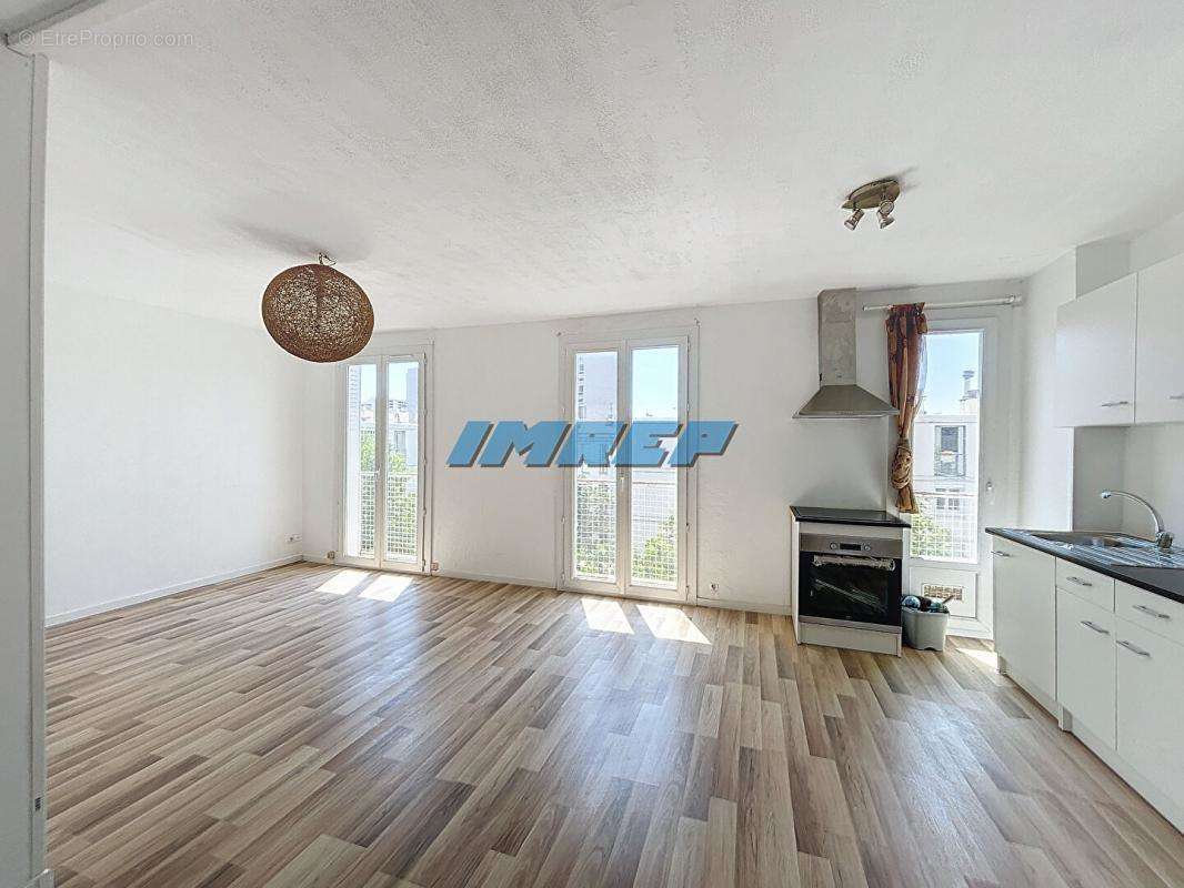 Appartement à MARSEILLE-9E