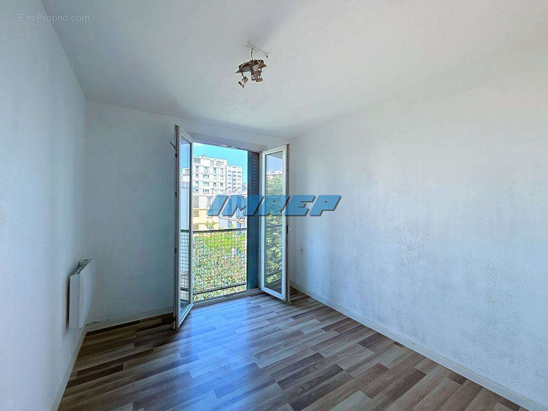 Appartement à MARSEILLE-9E