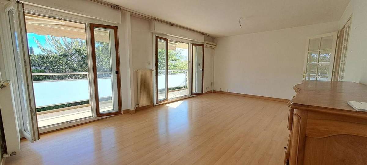 Appartement à MARSEILLE-8E