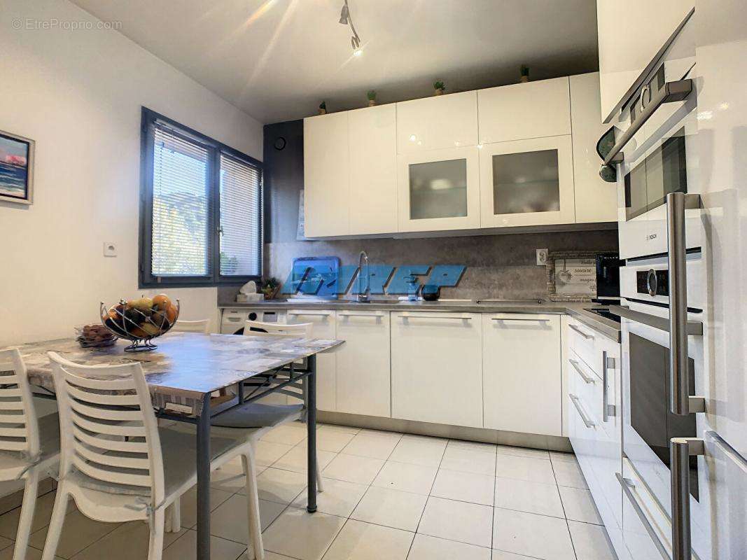 Appartement à MARSEILLE-9E