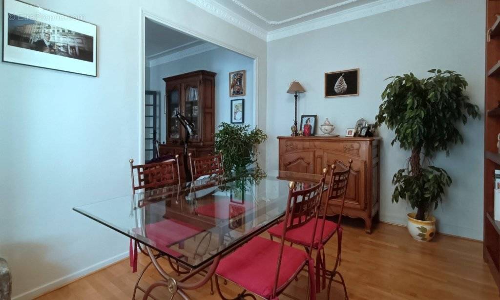 Appartement à SAINT-ETIENNE