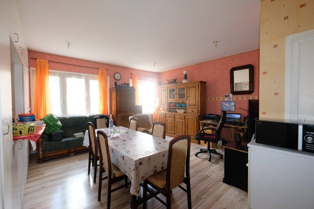 Appartement à SAINT-ETIENNE