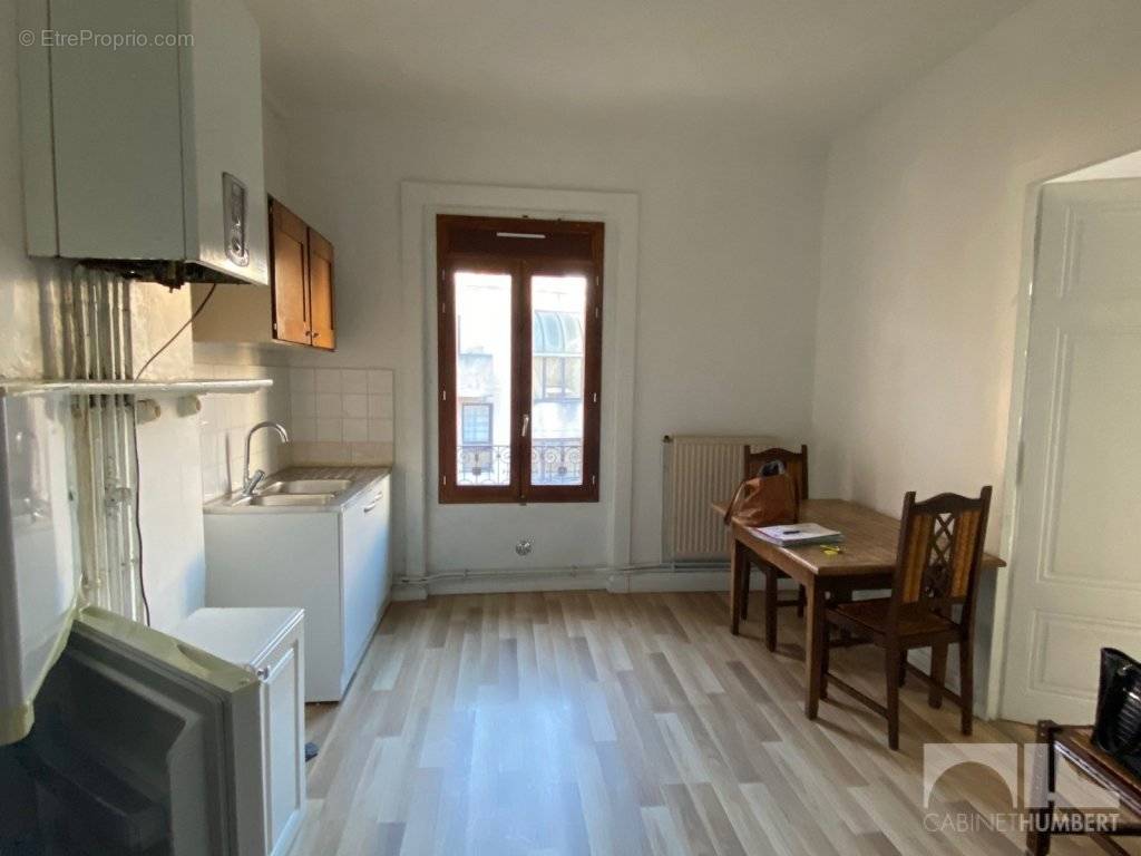 Appartement à SAINT-ETIENNE