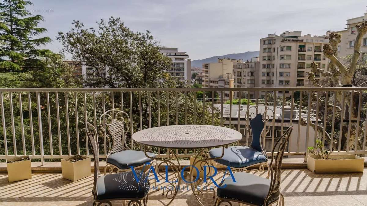 Appartement à MARSEILLE-8E