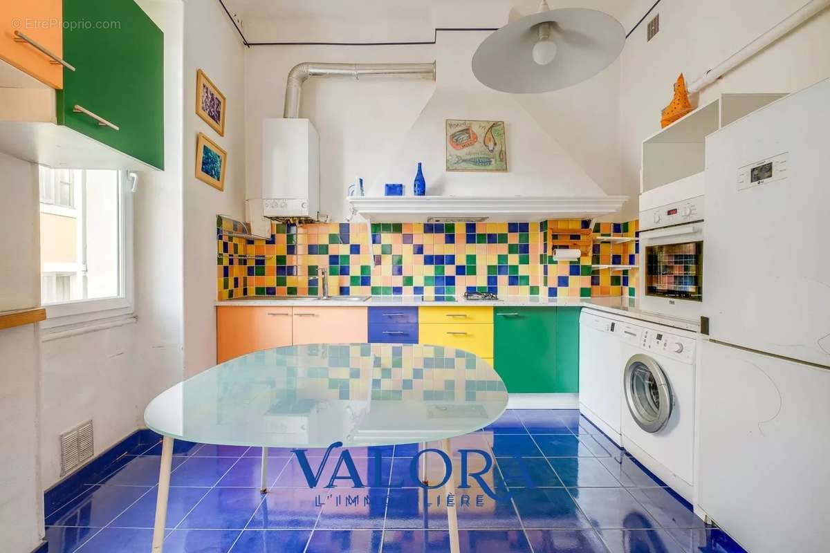 Appartement à MARSEILLE-8E