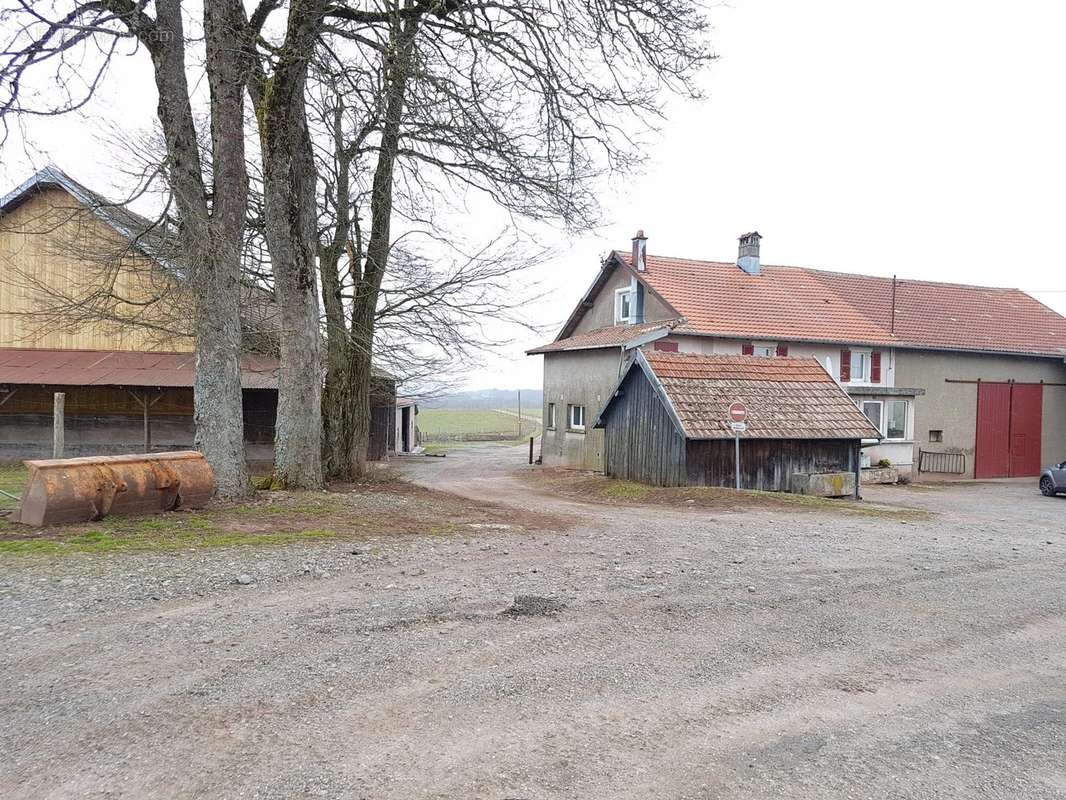 Maison à FRAHIER-ET-CHATEBIER