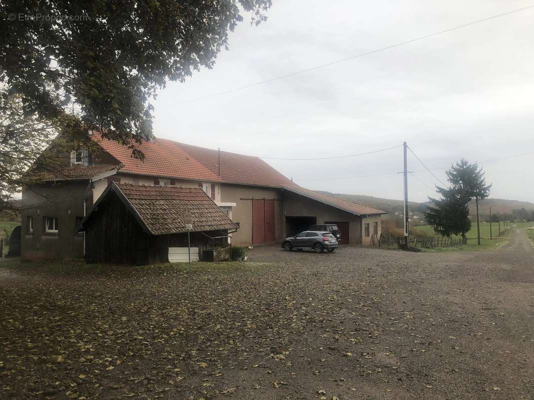 Maison à FRAHIER-ET-CHATEBIER