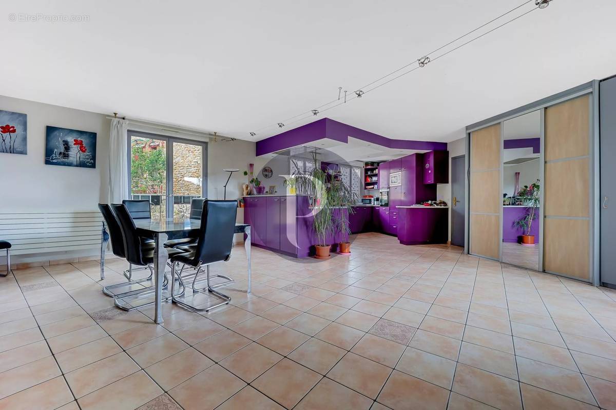 Appartement à VERRIERES-LE-BUISSON