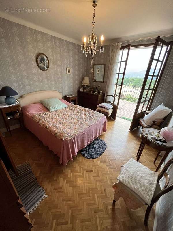 bedroom 2 leading to terrace - Maison à BIZE