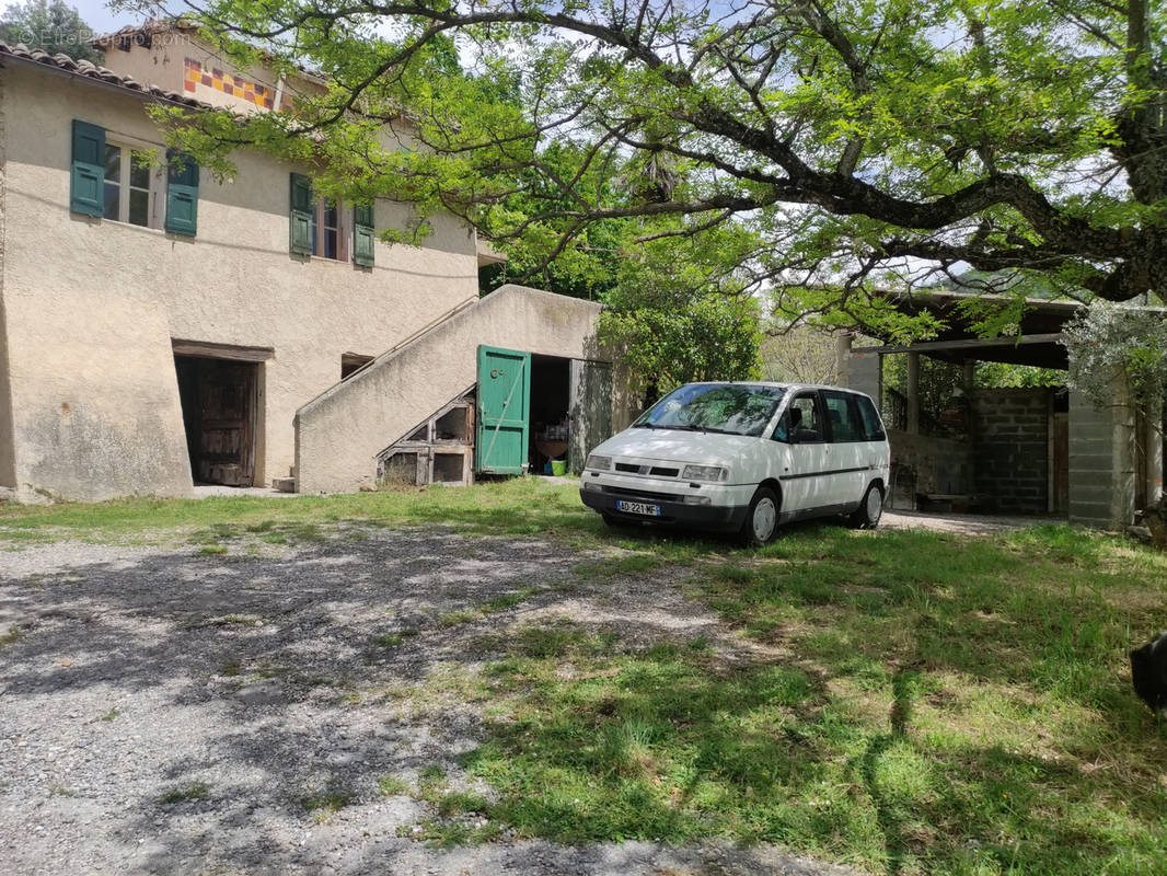 Maison à VOLONNE