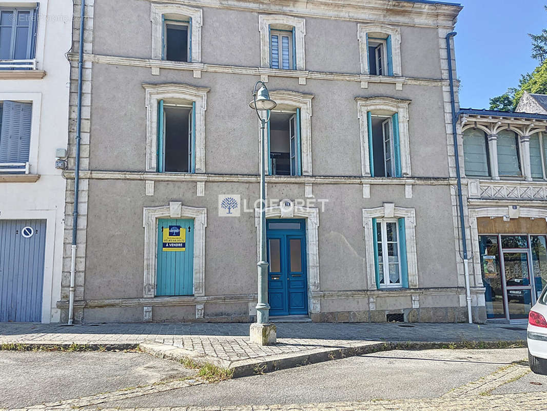 Maison à PARTHENAY