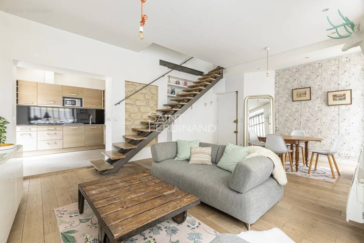 Appartement à PARIS-17E