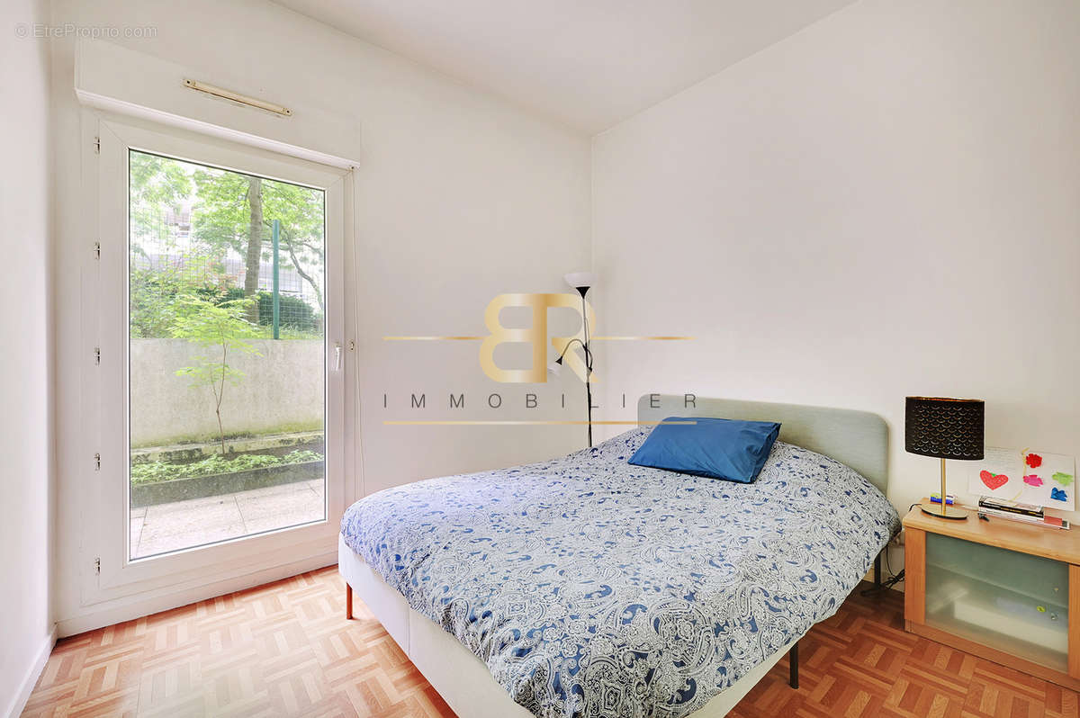 Appartement à COURBEVOIE