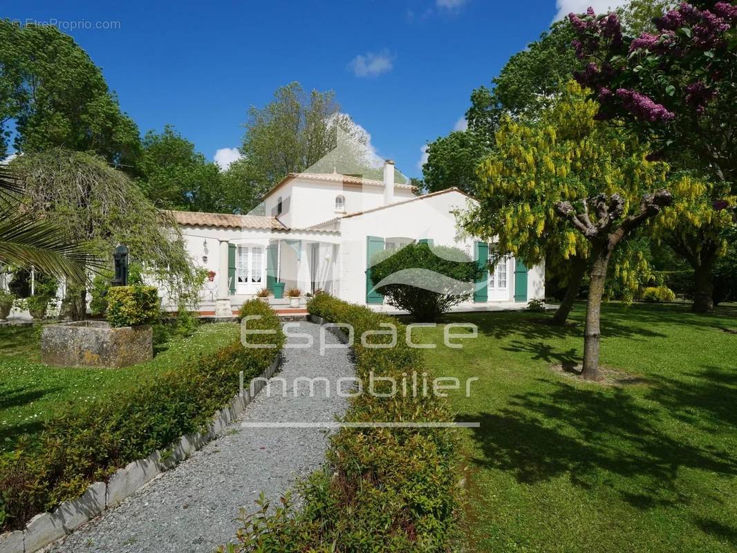 Maison à AIGREFEUILLE-D&#039;AUNIS