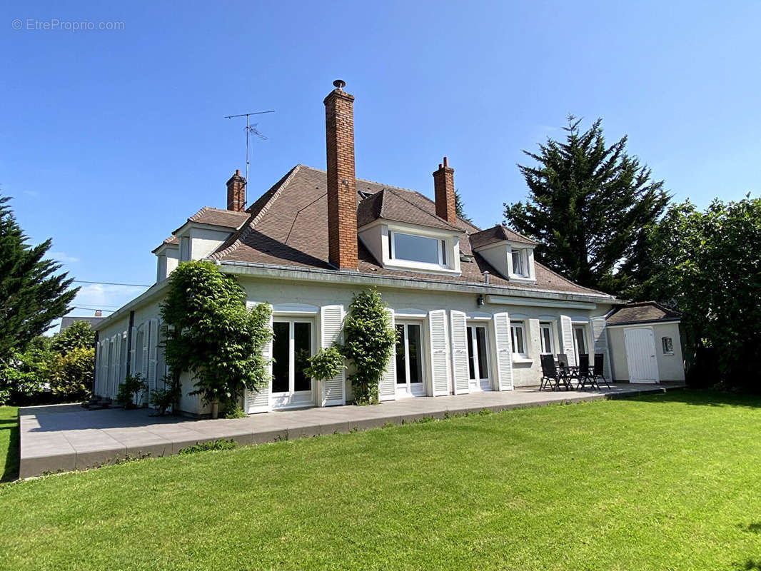 Maison à SAINT-JEAN-DE-BRAYE