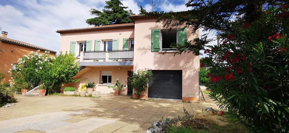 Maison à ROQUEMAURE