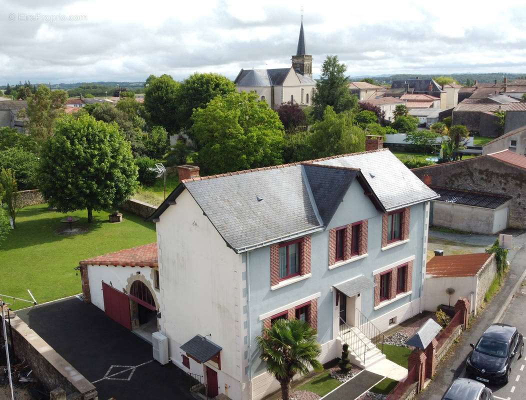 Maison à SAINT-VINCENT-STERLANGES