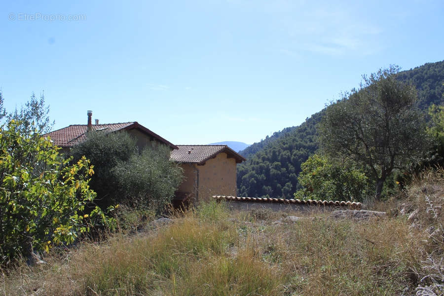 Maison à UTELLE