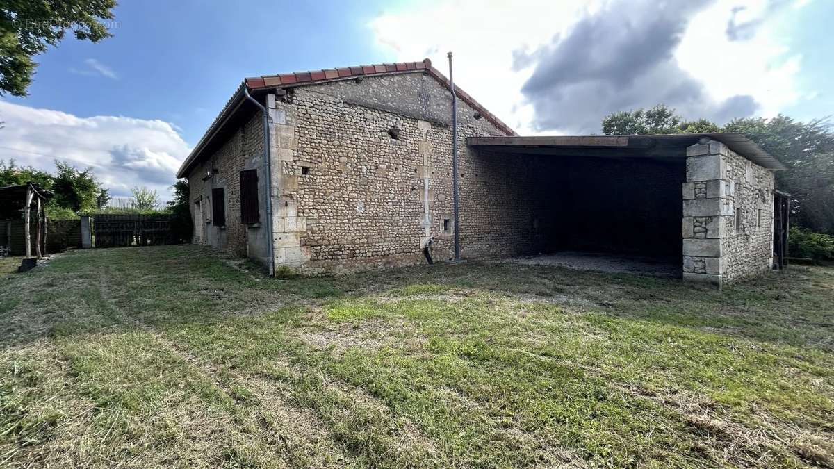 Maison à BRIE-SOUS-BARBEZIEUX