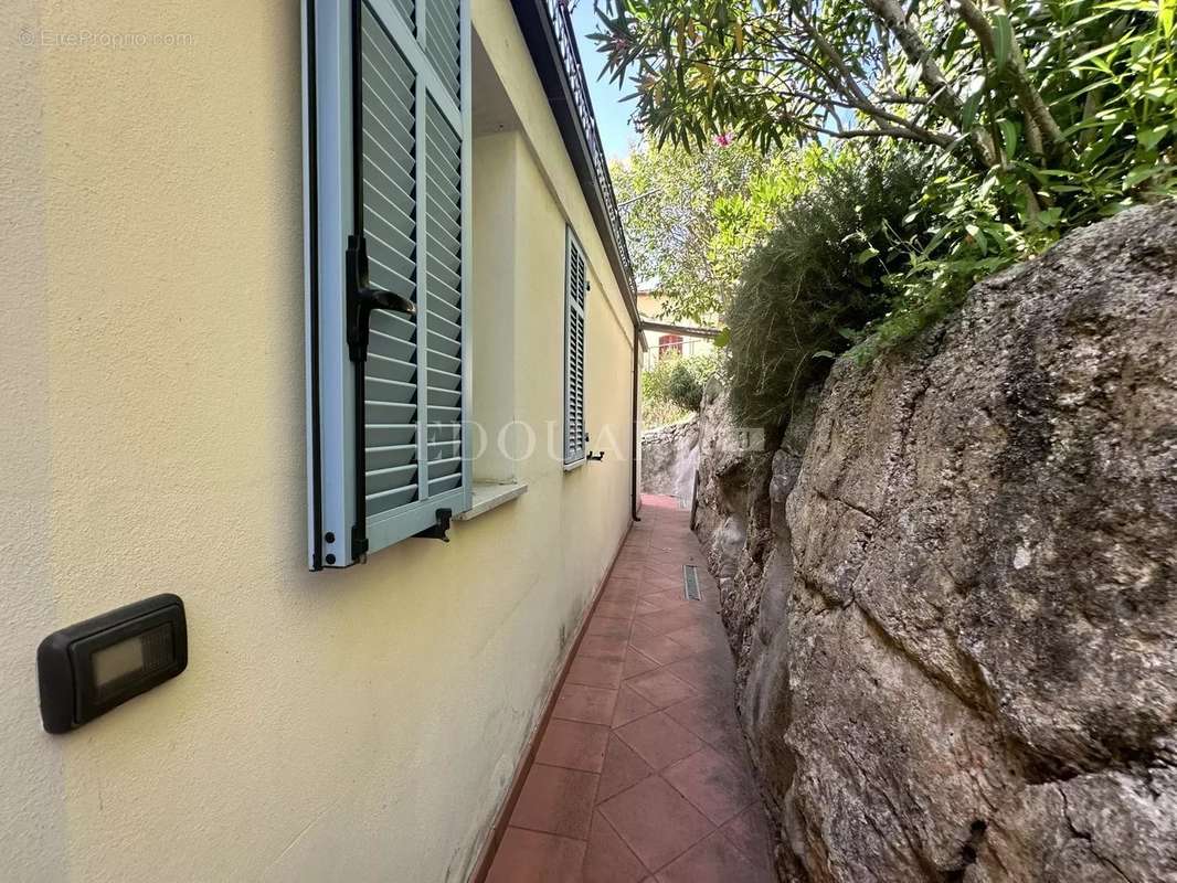 Appartement à ROQUEBRUNE-CAP-MARTIN