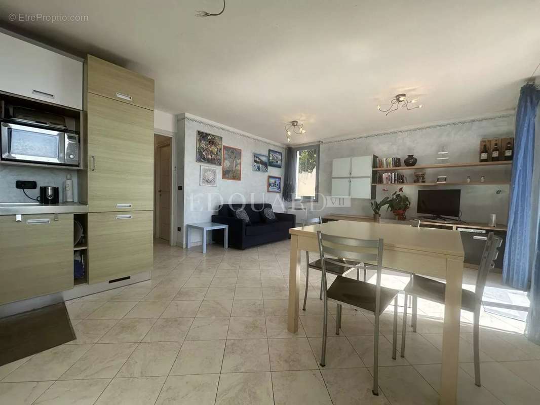 Appartement à ROQUEBRUNE-CAP-MARTIN