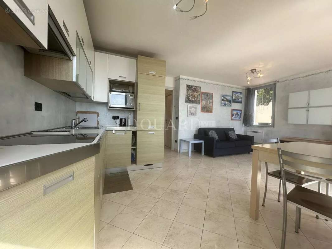 Appartement à ROQUEBRUNE-CAP-MARTIN