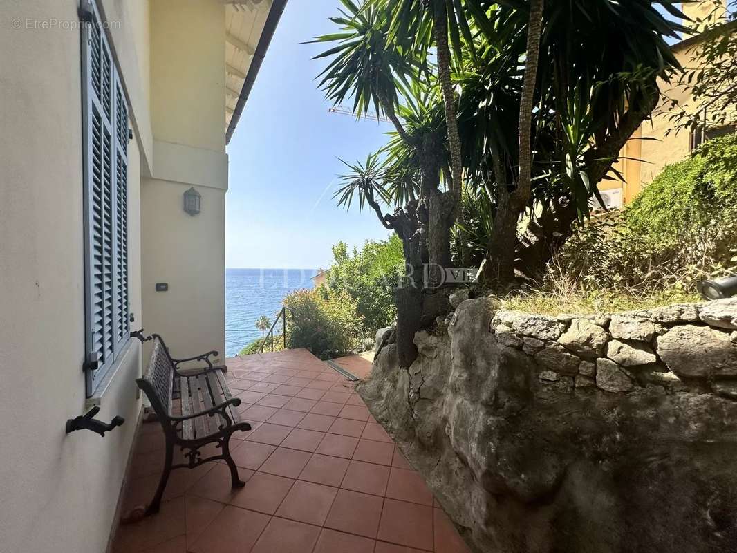 Appartement à ROQUEBRUNE-CAP-MARTIN