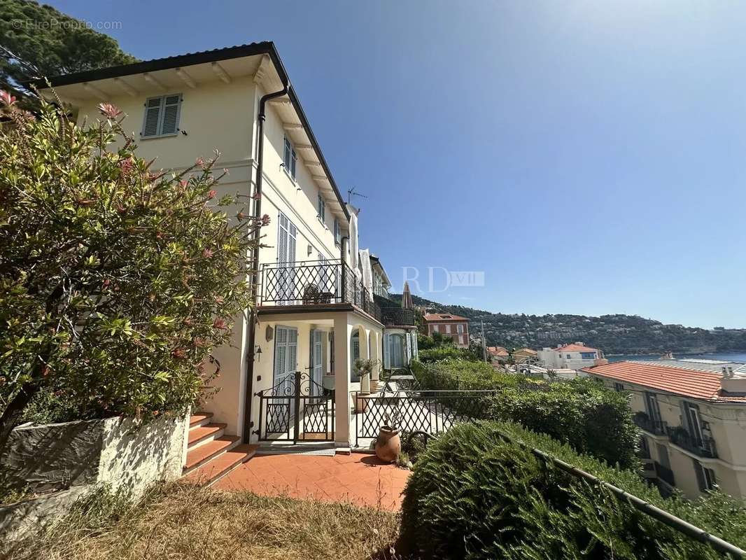 Appartement à ROQUEBRUNE-CAP-MARTIN