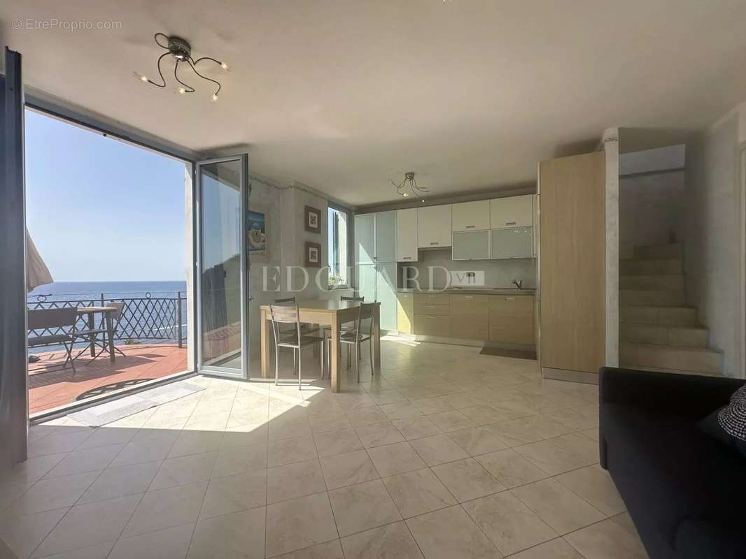 Appartement à ROQUEBRUNE-CAP-MARTIN