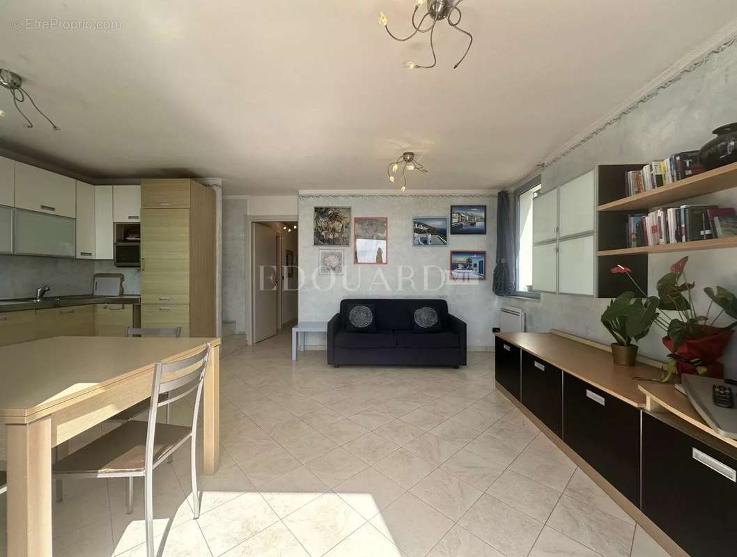 Appartement à ROQUEBRUNE-CAP-MARTIN