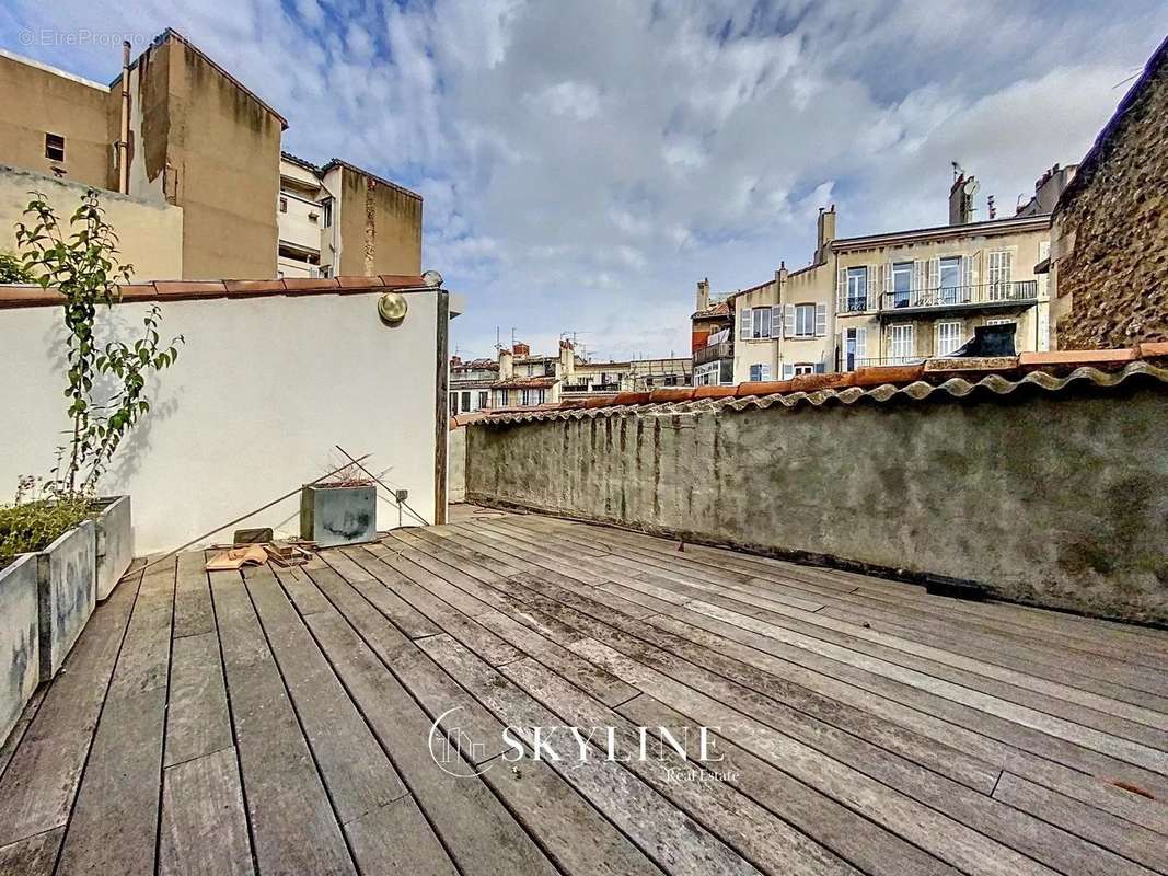 Appartement à MARSEILLE-1E