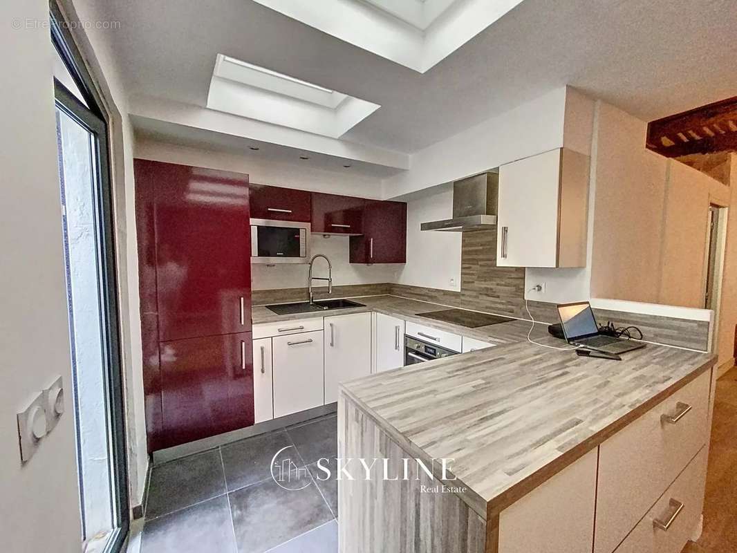 Appartement à MARSEILLE-1E