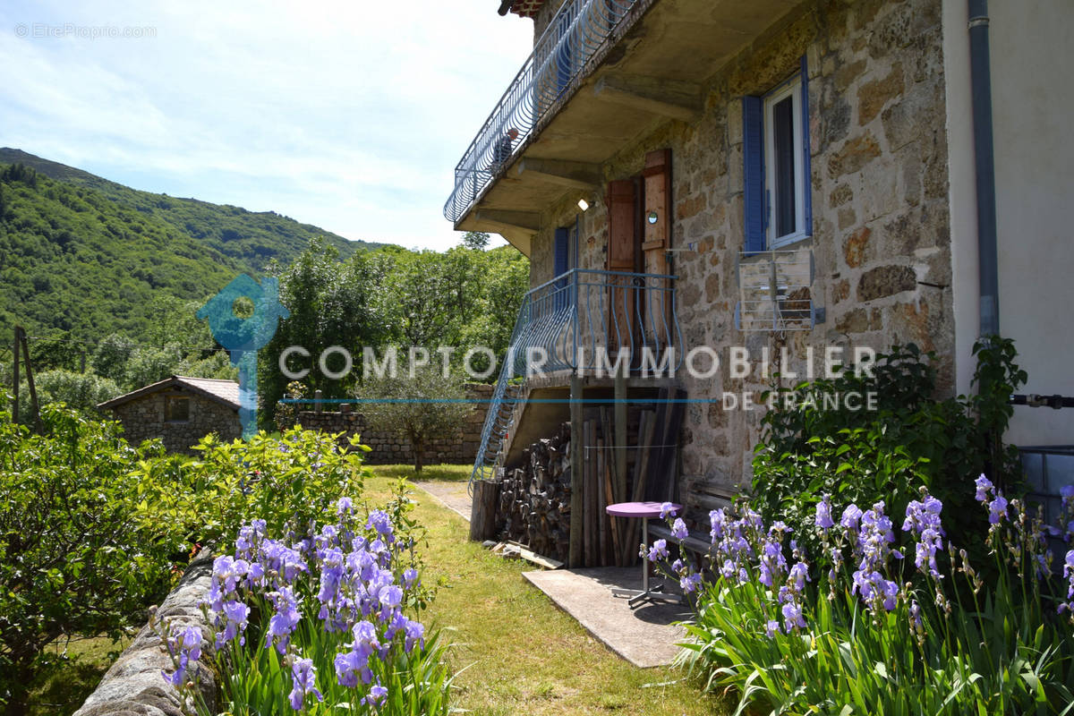 Maison à MONTPEZAT-SOUS-BAUZON