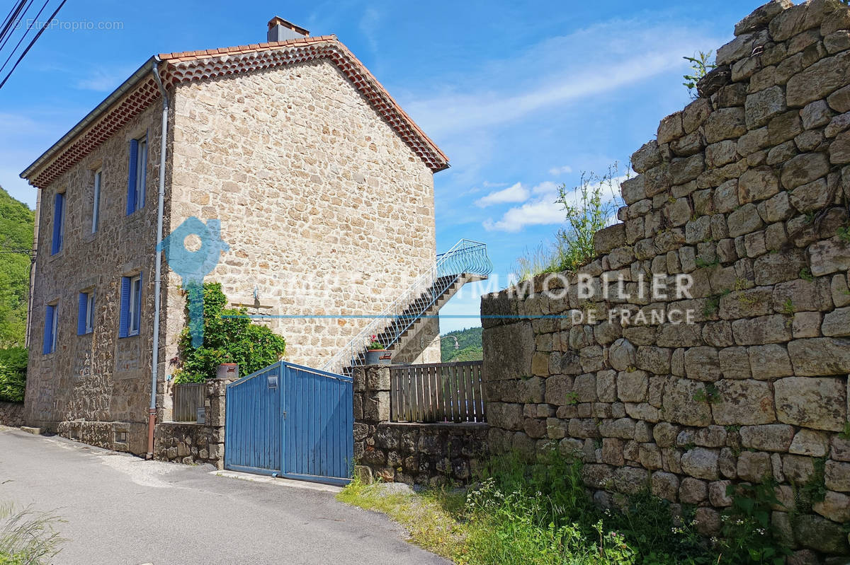 Maison à MONTPEZAT-SOUS-BAUZON