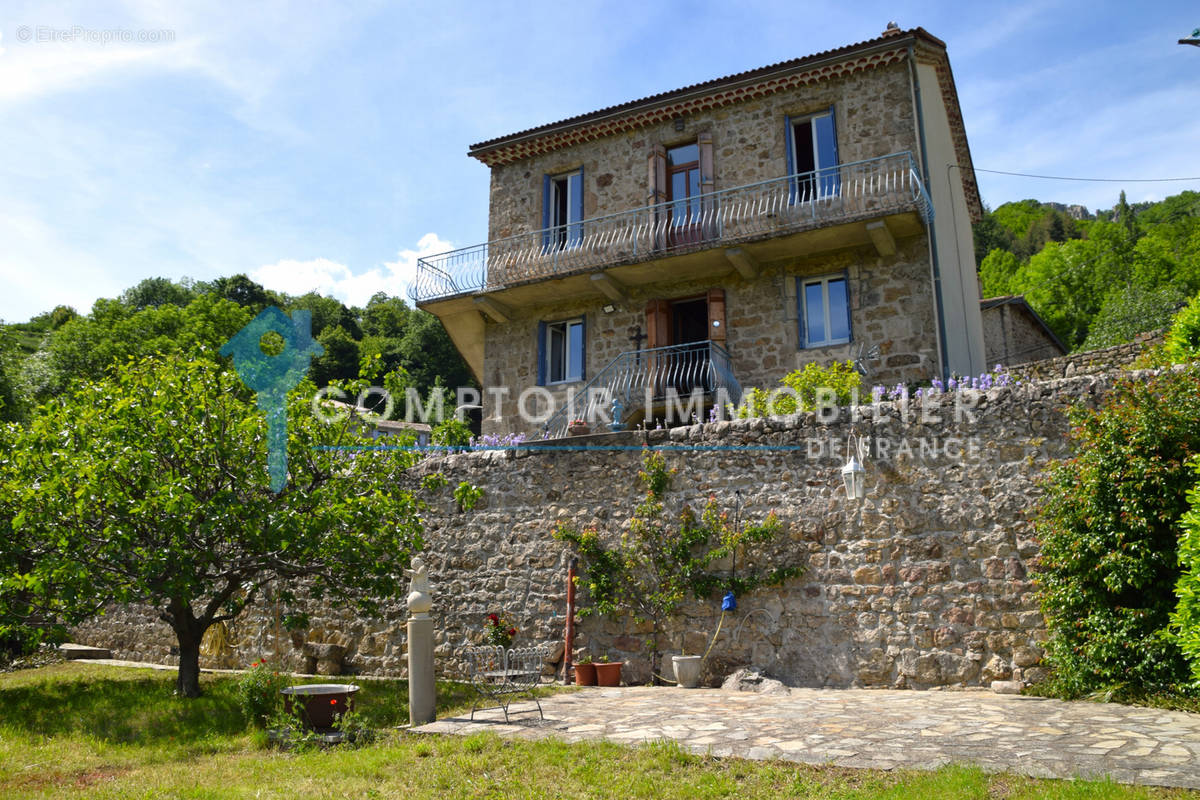 Maison à MONTPEZAT-SOUS-BAUZON