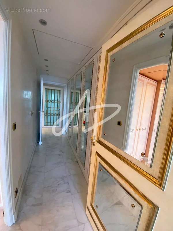 Appartement à ROQUEBRUNE-CAP-MARTIN