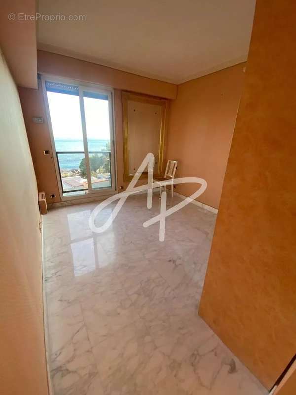 Appartement à ROQUEBRUNE-CAP-MARTIN