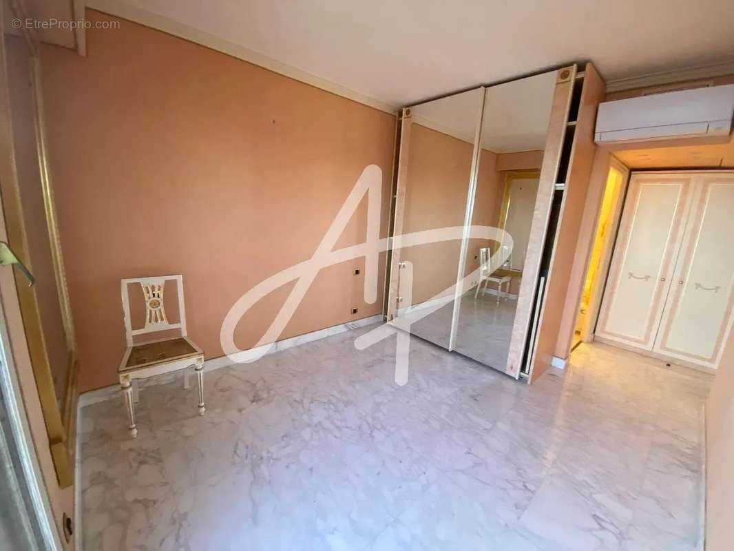 Appartement à ROQUEBRUNE-CAP-MARTIN