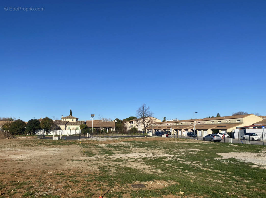 Terrain à LUNEL