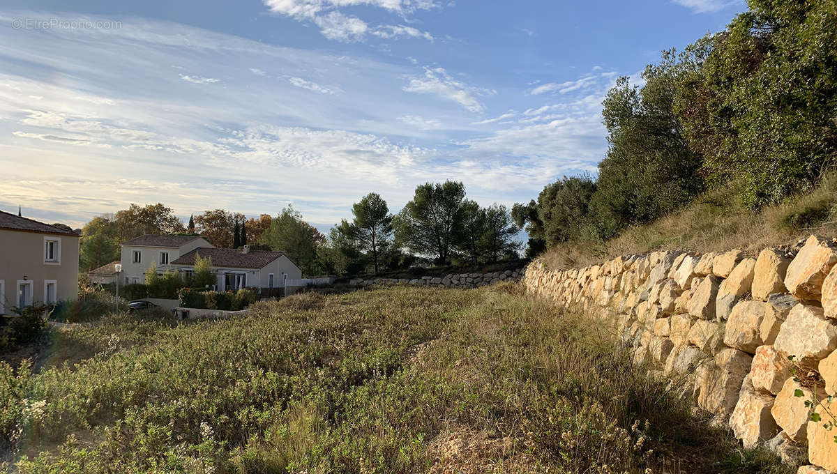 Terrain à VENDARGUES