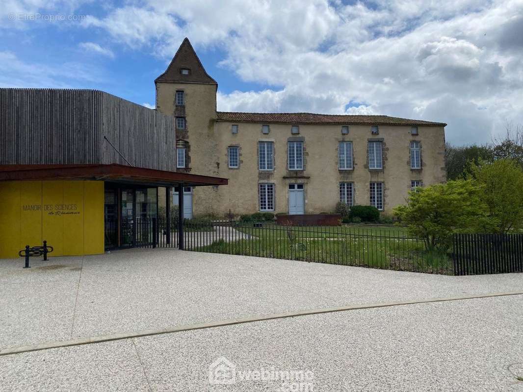 et du manoir des sciences, - Terrain à REAUMUR