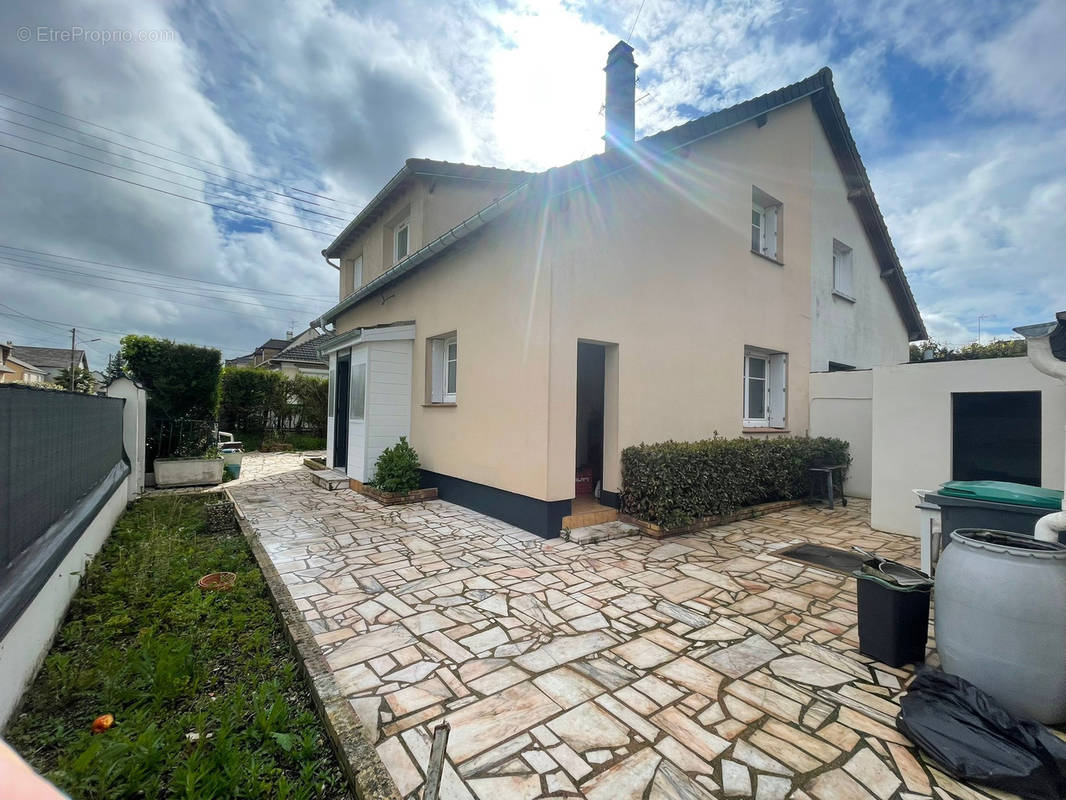 Maison à TREMBLAY-EN-FRANCE