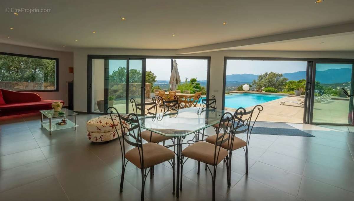 Maison à PORTO-VECCHIO